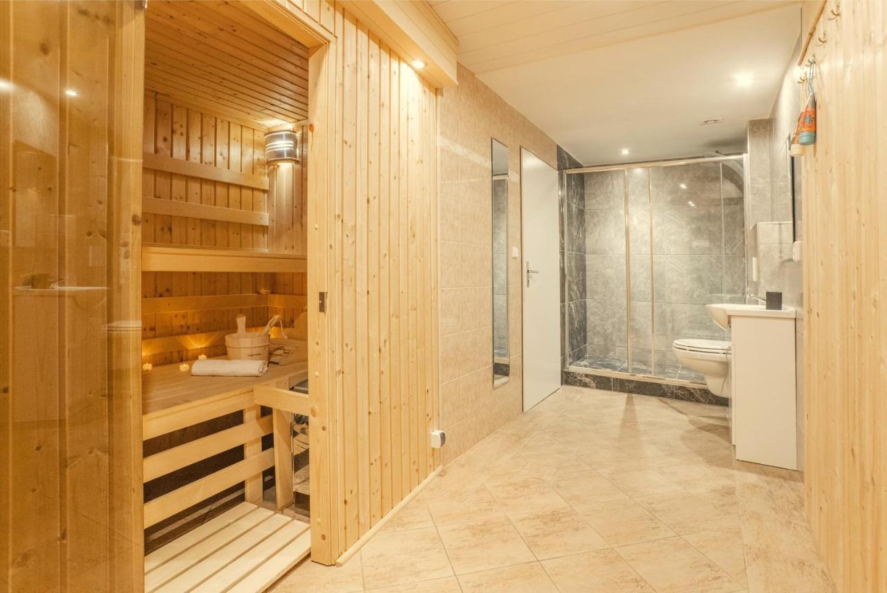 Wellness Studio! Finnish Sauna, Whirlpool, Gym & More! Prague Exterior photo
